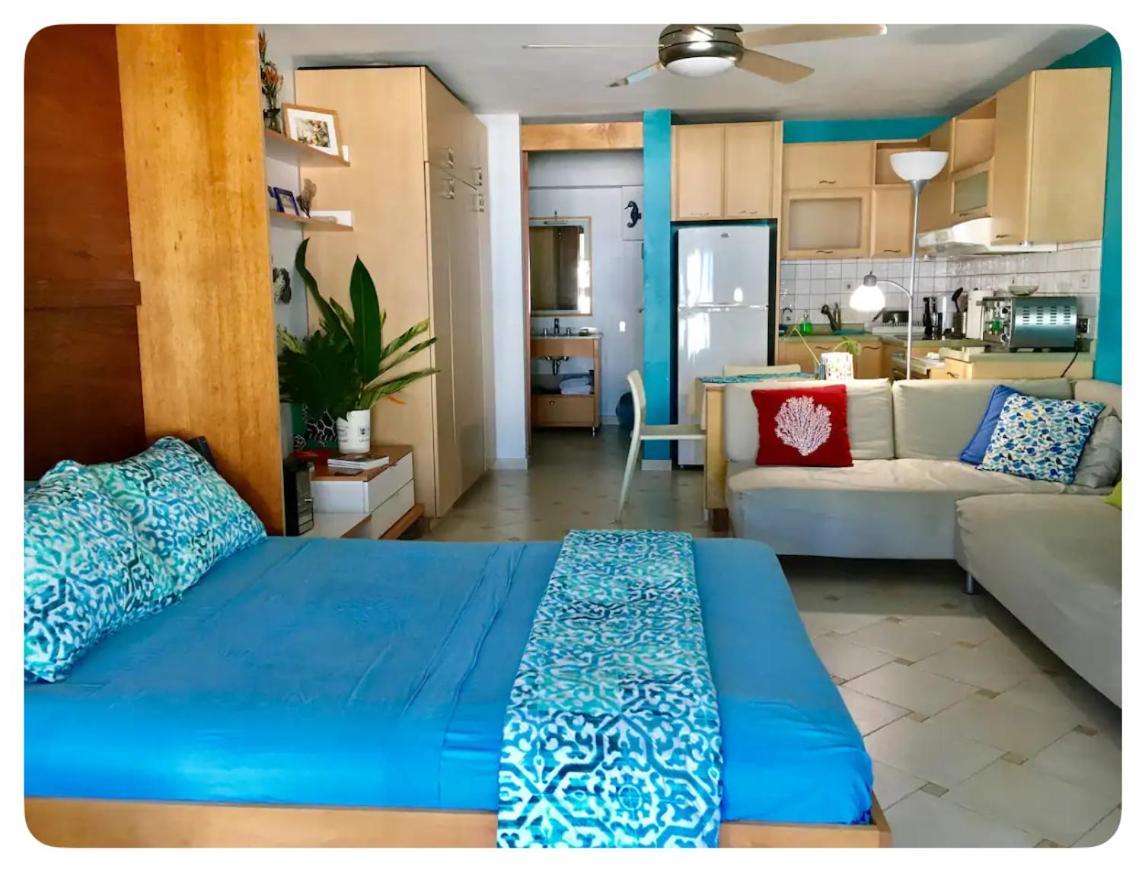 Cozy Beachfront Studio San Juan Esterno foto