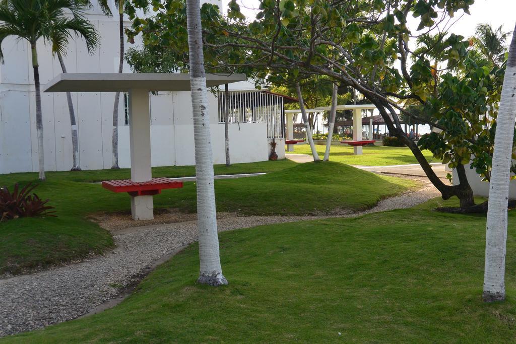 Cozy Beachfront Studio San Juan Esterno foto