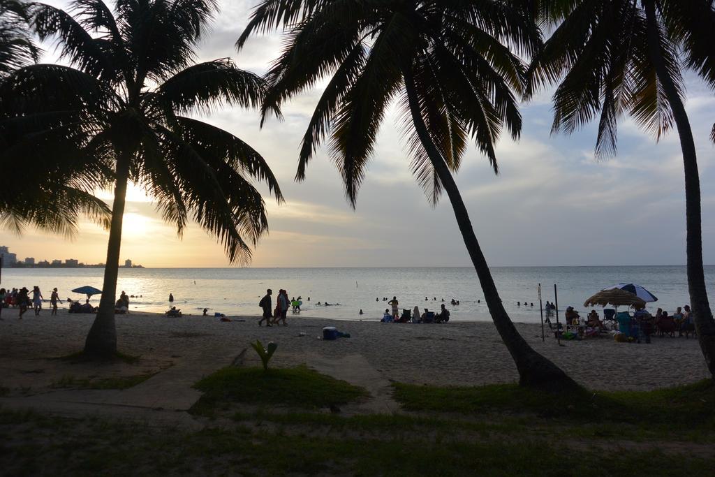 Cozy Beachfront Studio San Juan Esterno foto